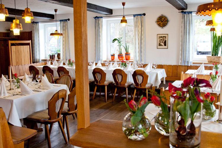 Hotel Wirtshaus Am Schloss Aicha vorm Wald Esterno foto